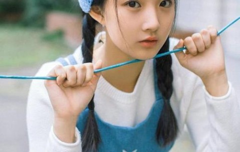 怀孕初期脚擦了药（孕妇脚上涂抹药膏对宝宝有影响吗）